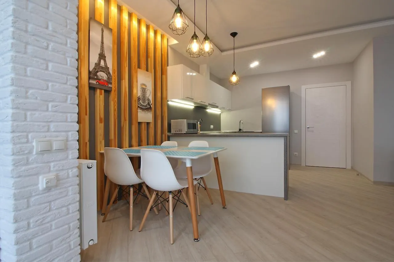 Alex Apartment Near Palace Ukraine 키예프 0*,  우크라이나